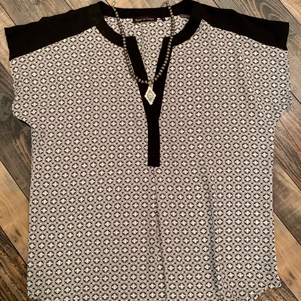 Fun, flowy, black and white blouse!